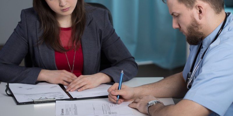 O papel do advogado na assessoria jurídica preventiva para médicos