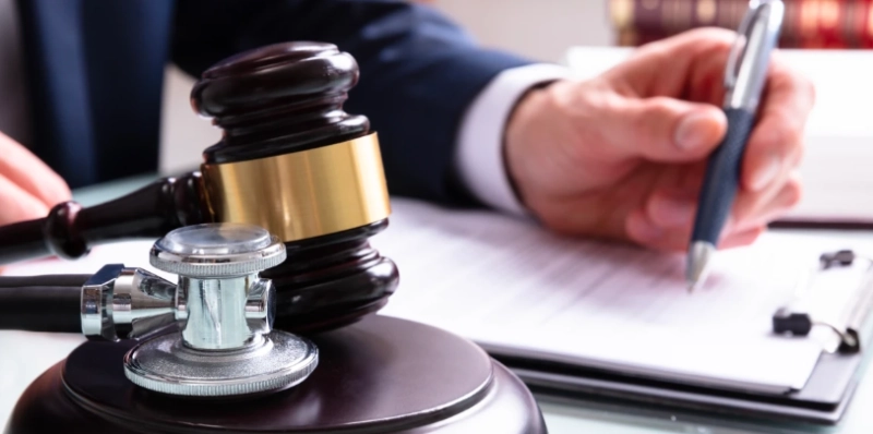 Contratação de Médicas e Médicos Residentes como Sócios de Empresa: Cuidados Necessários