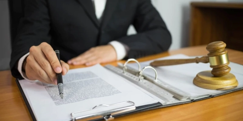 Criança Esquecida em Transporte Escolar: Responsabilidade Civil e Direito à Indenização