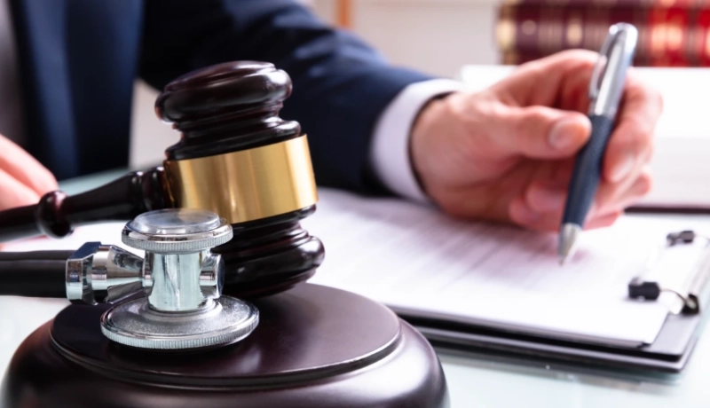 Cancelamento Indevido de Plano de Saúde: Direitos do Consumidor e Decisão Judicial