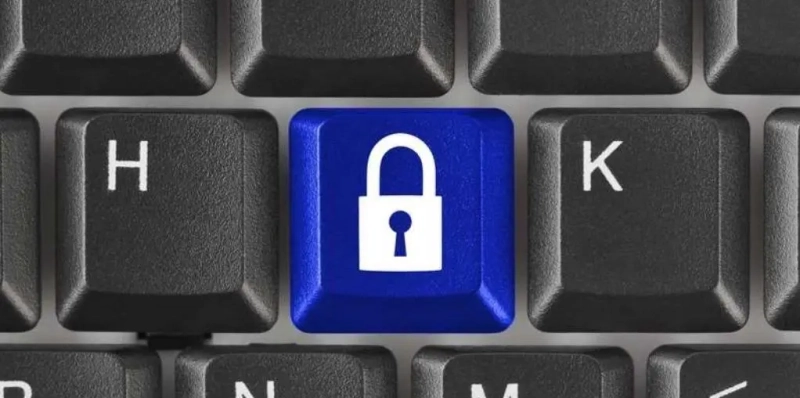 Desativação de perfil profissional sem aviso gera indenização por danos morais e materiais