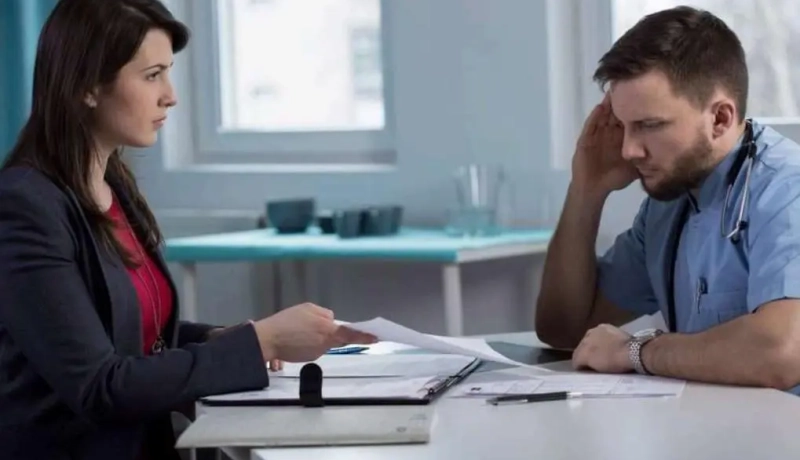 Discurso de ódio e transfobia: decisão judicial reforça limites da liberdade de expressão parlamentar