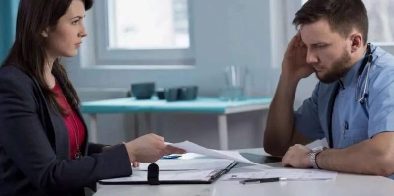 Furto de veículo em estacionamento: quando há (ou não) dever de indenizar por danos morais